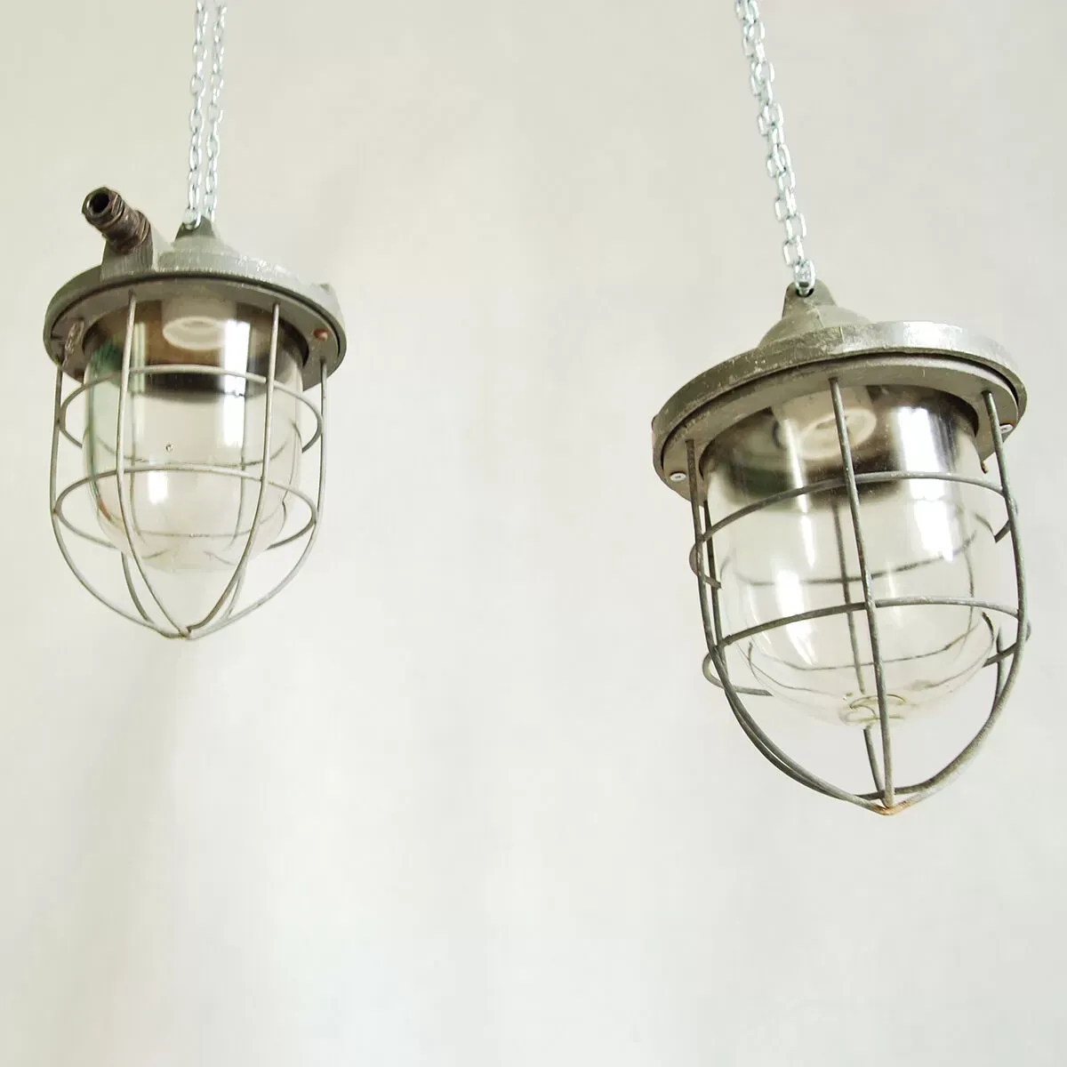 Illustration numéro 3 du produit Industrial suspension of RSWO Elektryka Sopot, 1970 s