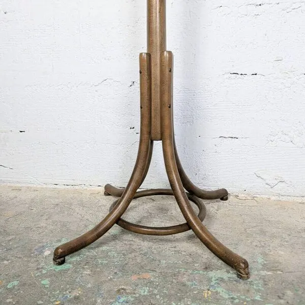 Illustration numéro 3 du produit Porte-manteau perroquet bistrot en bois courbé