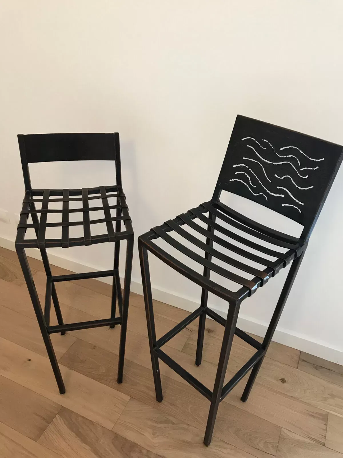 Illustration numéro 3 du produit Chaises de bar