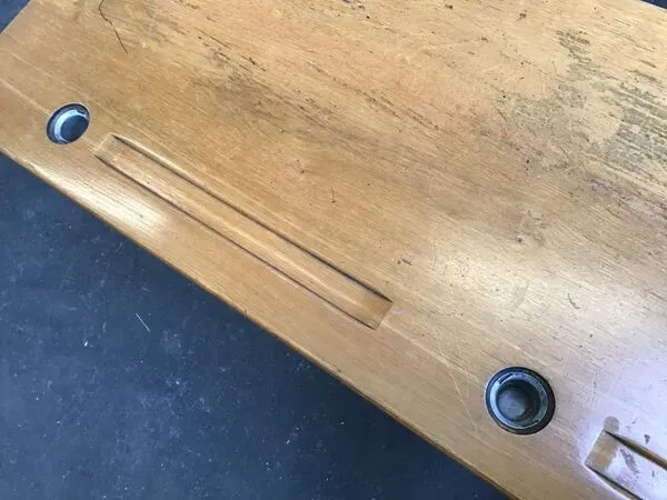 Illustration numéro 3 du produit Pupitre bureau d'écolier banc vintage