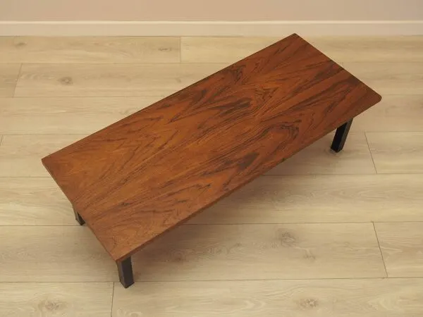 Illustration numéro 3 du produit Table basse en teck danois avec base en métal, années 1960