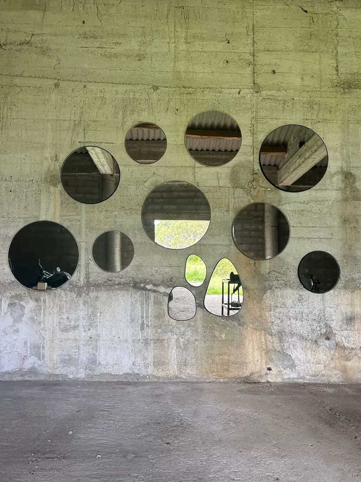 Illustration numéro 3 du produit Miroir feutre de laine