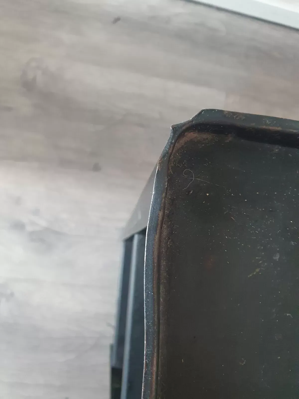 Illustration numéro 3 du produit Desserte en métal noir vintage