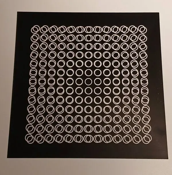 Illustration numéro 3 du produit Sérigraphie Vasarely - ''Cinétique Profonde'' - Illusion 3D & Noir et Bl