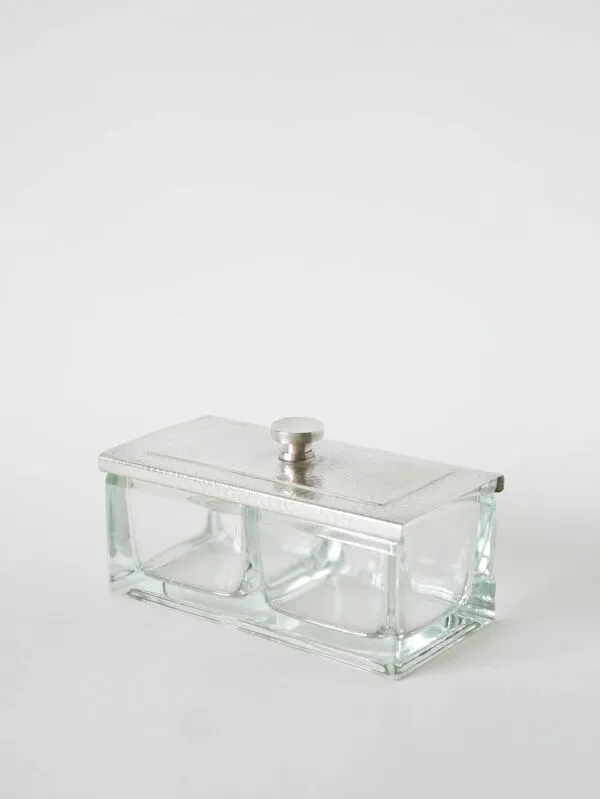 Illustration numéro 3 du produit Pot à condiments en métal argenté et verre, 1930