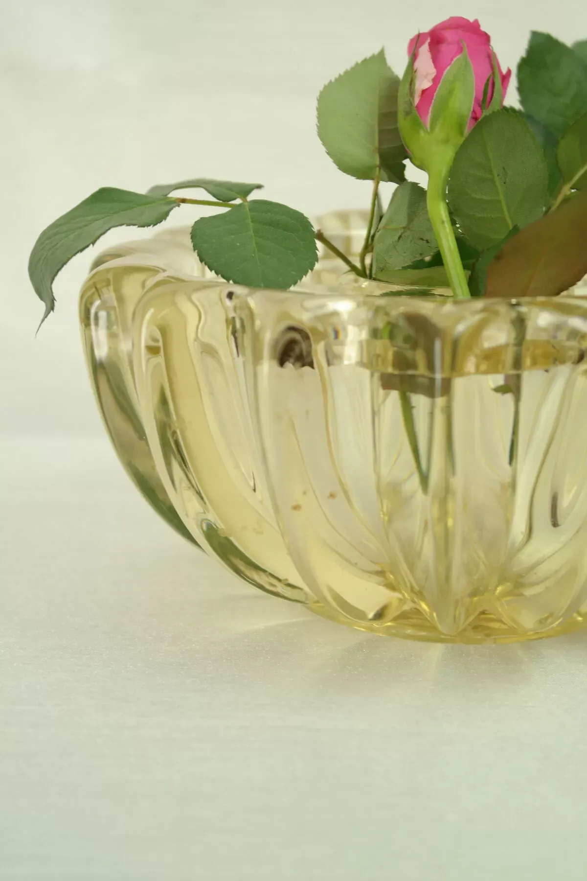 Illustration numéro 3 du produit Pique fleurs Art Déco P. d'Avesn jaune