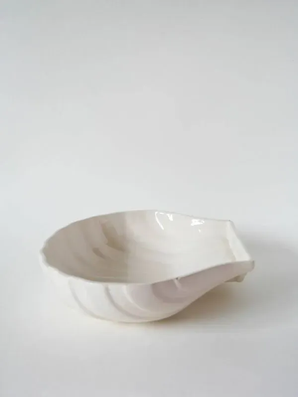 Illustration numéro 3 du produit Grande coupe coquillage à poser ou à fixer, 1960