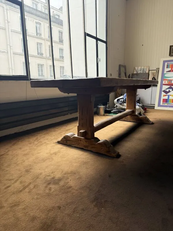 Illustration numéro 3 du produit Grande table de ferme ancienne en bois massif, de style monastère.
