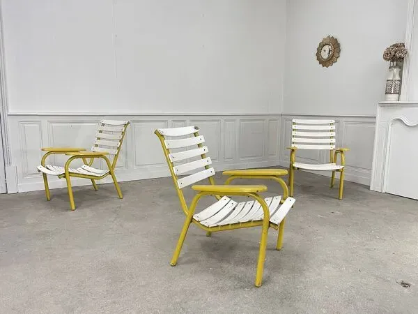 Illustration numéro 3 du produit Trois fauteuils de jardin des années 1970