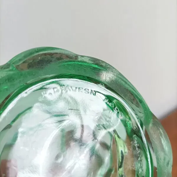 Illustration numéro 3 du produit Vase art déco Pierre d'Avesn nid d'abeille vert