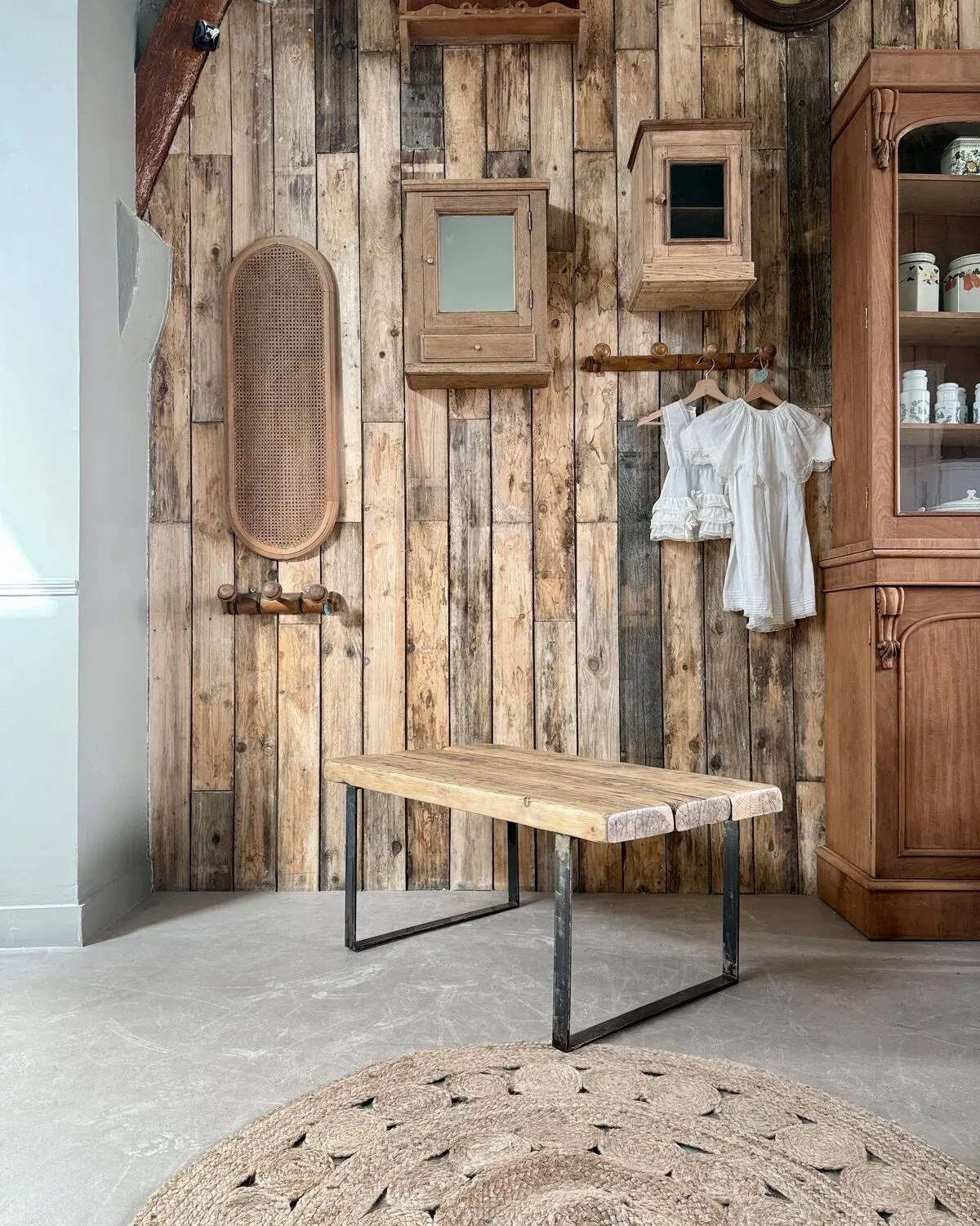 Illustration numéro 3 du produit Table basse industrielle vintage (rénovée)