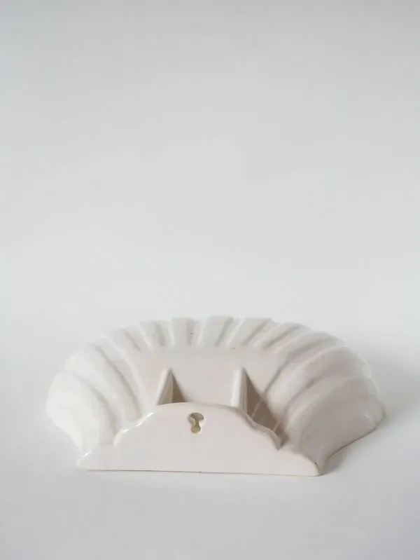 Illustration numéro 3 du produit Grande coupe coquillage à poser ou à fixer, 1960