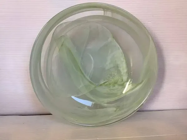 Illustration numéro 3 du produit Grand vide poche style pâte de verre verte