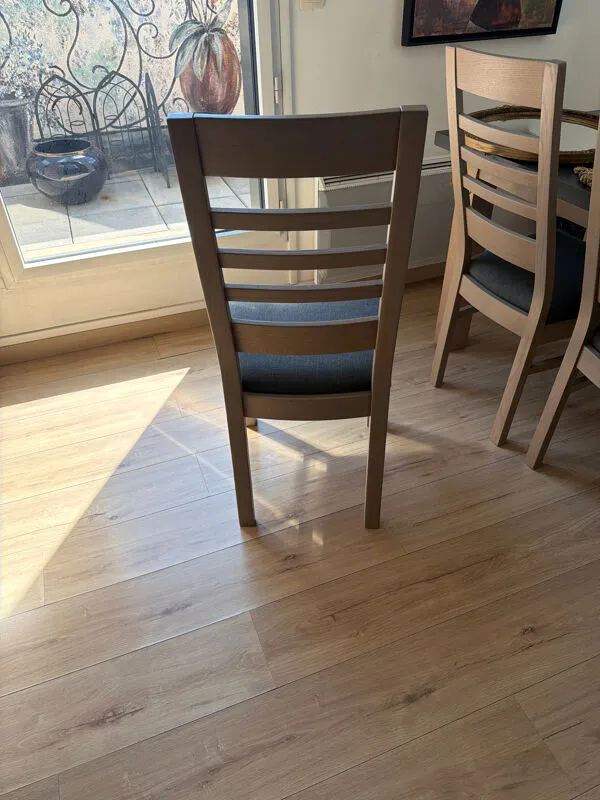 Illustration numéro 3 du produit 1 lot de 6 chaises en chêne