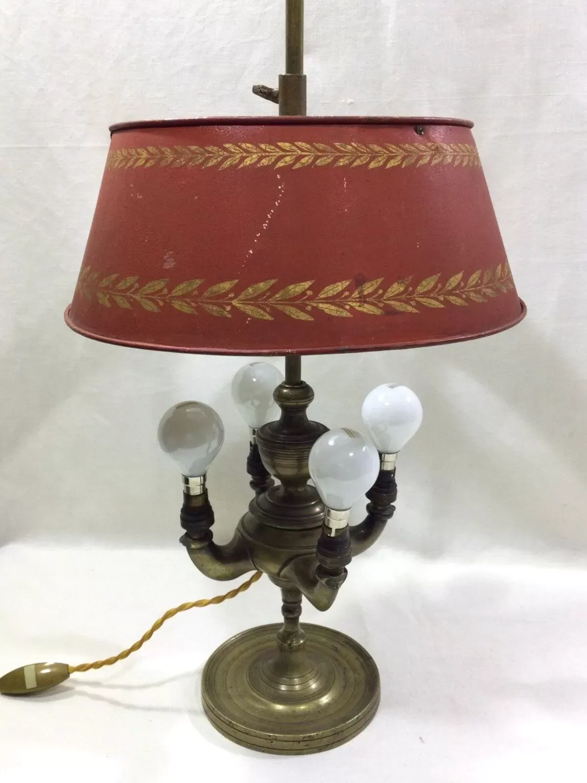 Illustration numéro 3 du produit Lampe bouillotte à 4 lumières