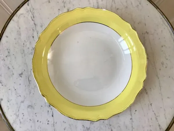 Illustration numéro 3 du produit Plat creux moulin des loups jaune canari années 50