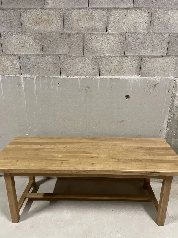 Illustration numéro 3 du produit Grande table de ferme en bois massif – style campagne