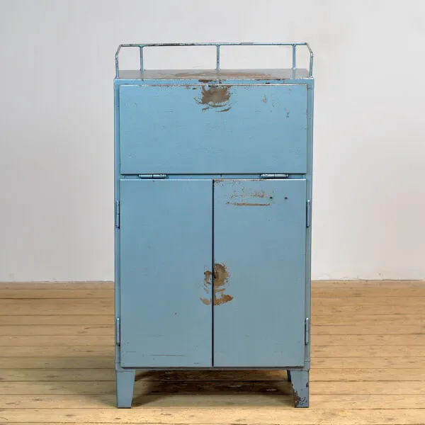 Illustration numéro 3 du produit Armoire industrielle à quatre tiroirs des années 1970