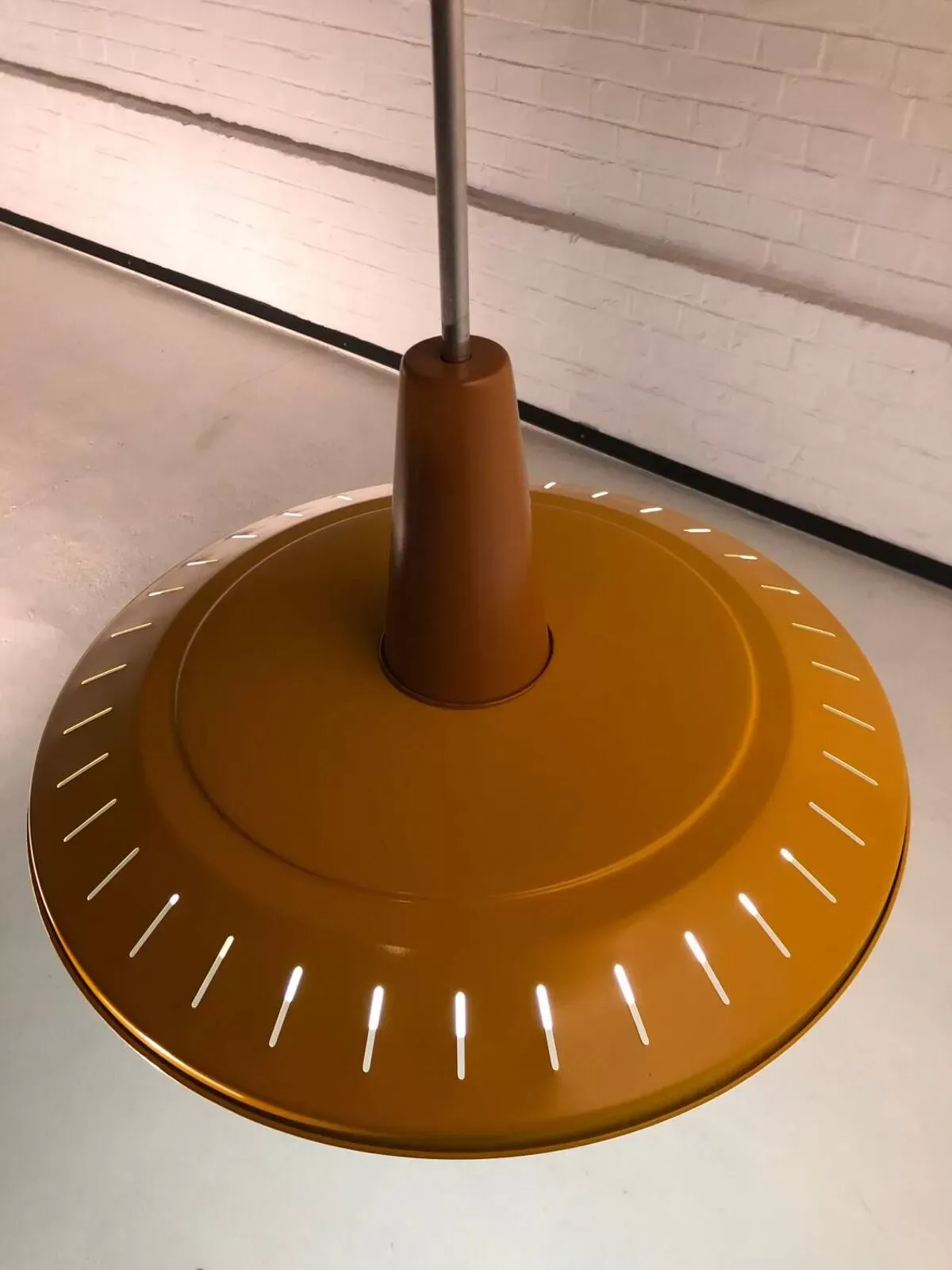 Illustration numéro 3 du produit Suspension Van Haute Bruxelles 1950