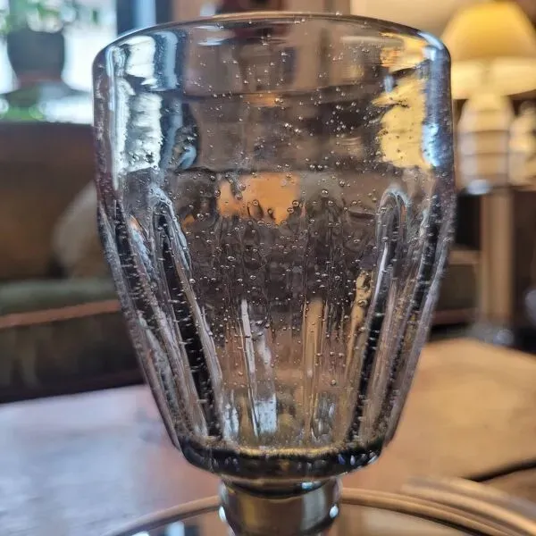 Illustration numéro 3 du produit Verre à pied La Rochère, verre bullé 70's