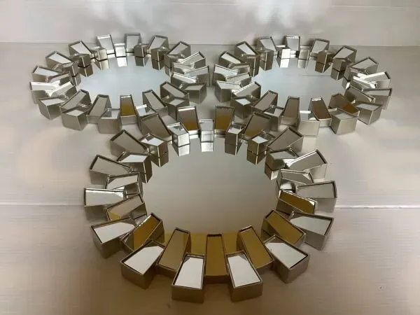 Illustration numéro 3 du produit Trio de miroirs à pareclose argenté