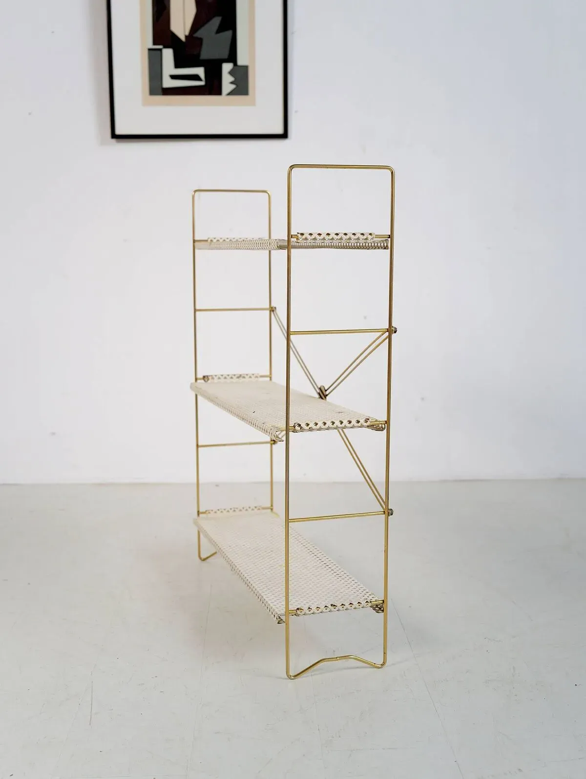 Illustration numéro 3 du produit bibliothèque à 3 plateaux, France 1950