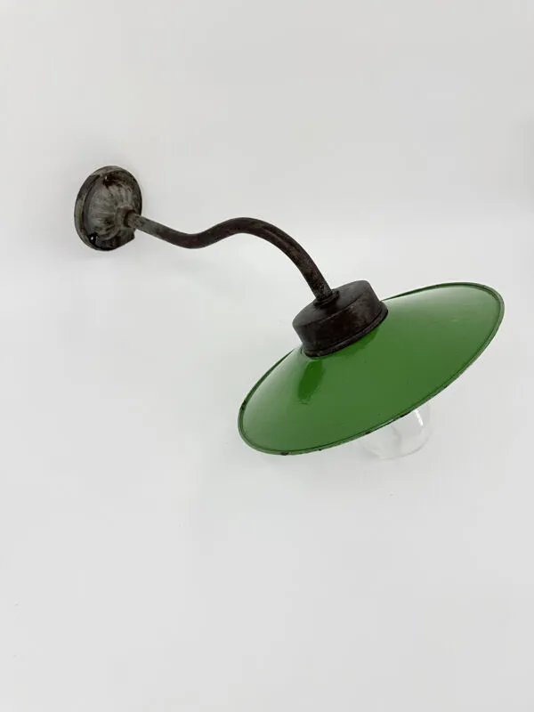 Illustration numéro 3 du produit Lampe de cour