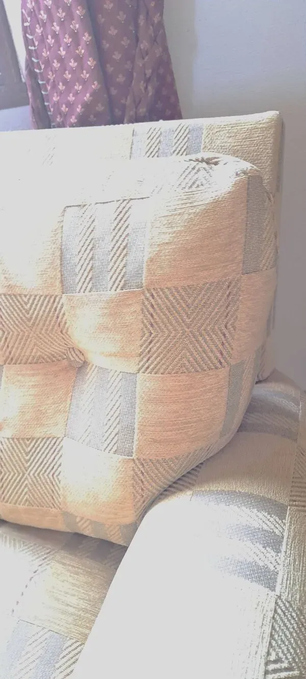 Illustration numéro 3 du produit Paire de Fauteuils de style CLUB CHAIR 1940 en tissu carreaux velours