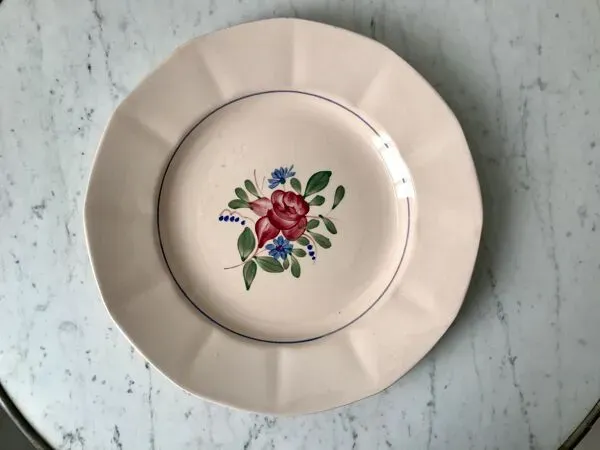 Illustration numéro 3 du produit Plat rond rose pâle et fleurs digoin sarreguemines années 30-40