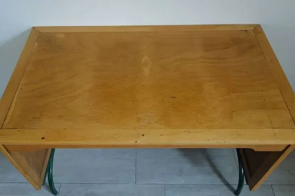 Illustration numéro 3 du produit Bureau surveillant d'école vintage