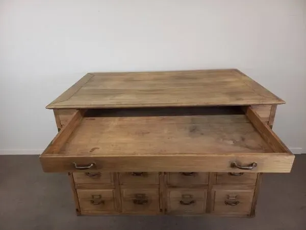 Illustration numéro 3 du produit Meuble de métier à tiroirs