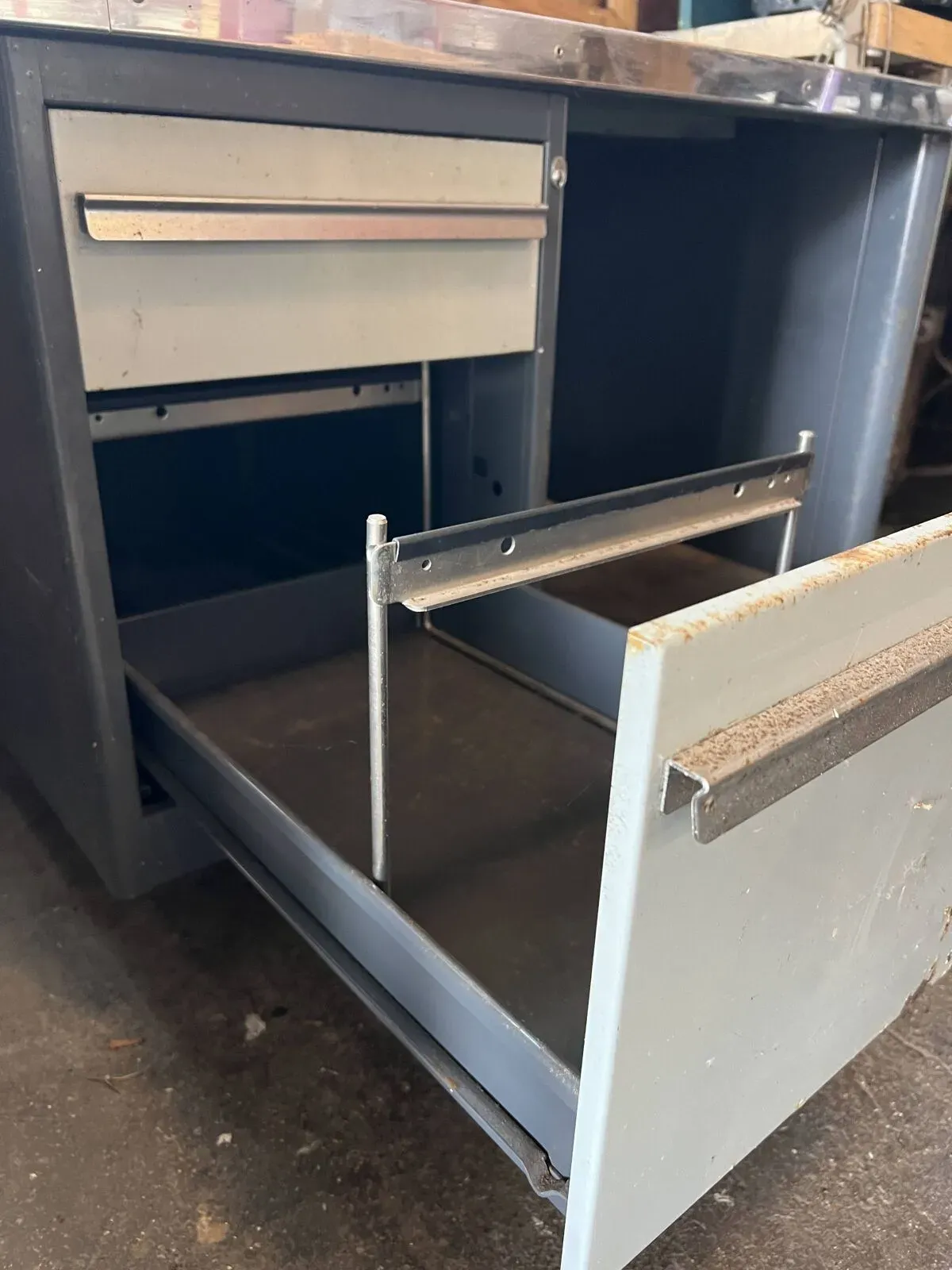 Illustration numéro 3 du produit Bureau vintage industrielle