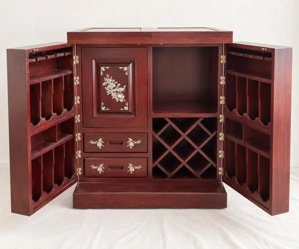 Illustration numéro 3 du produit Meuble bar cabinet en palissandre et nacre – fabrication artisanale
