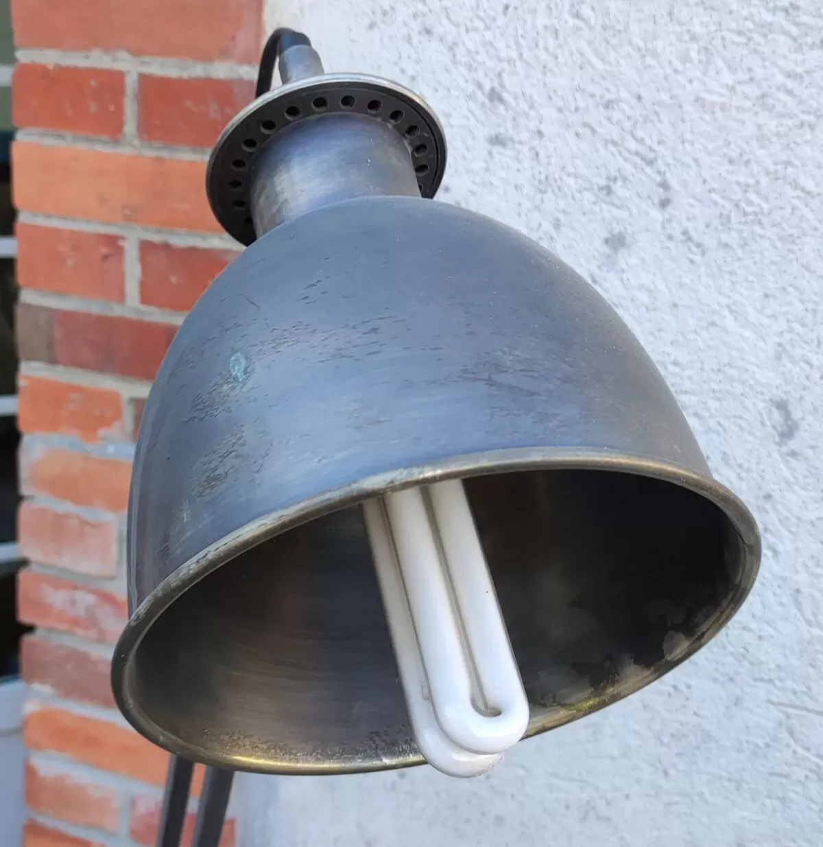 Illustration numéro 3 du produit Lampadaire vintage industriel