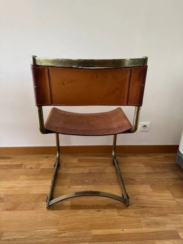 Illustration numéro 3 du produit Chaise en cuir