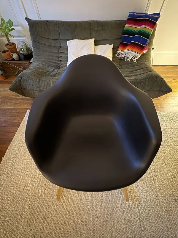 Illustration numéro 3 du produit Eames Plastic Chair