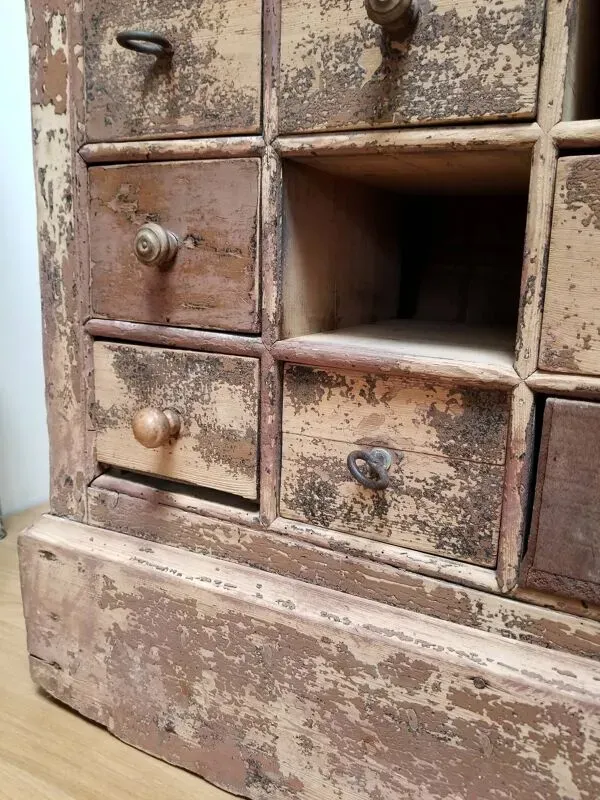 Illustration numéro 3 du produit Meuble de quincaillerie