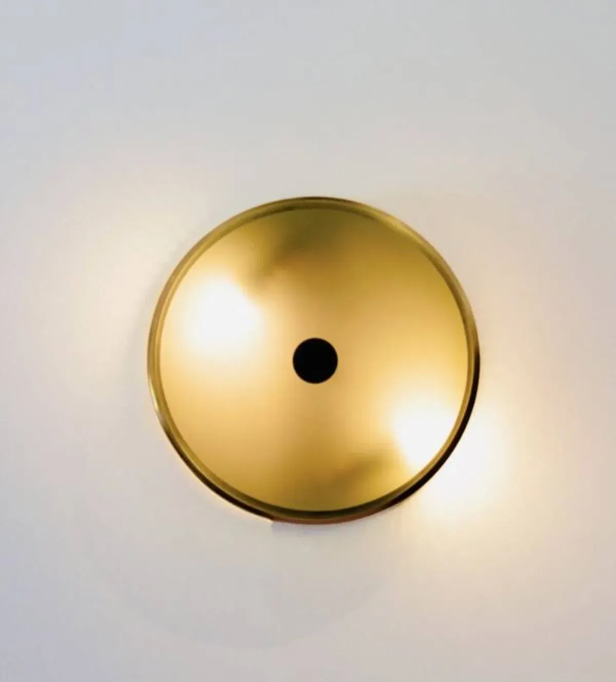 Illustration numéro 3 du produit Plafonnier Lunel / Hublot / Laiton, métal perforé et verre