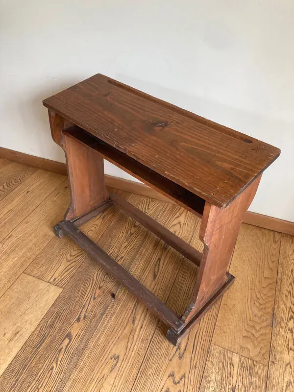 Illustration numéro 3 du produit Pupitre ancien écolier