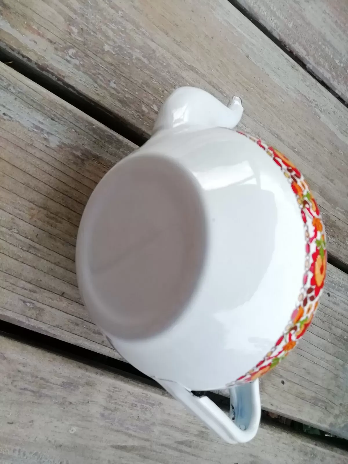 Illustration numéro 3 du produit Théière en tôle émaillée