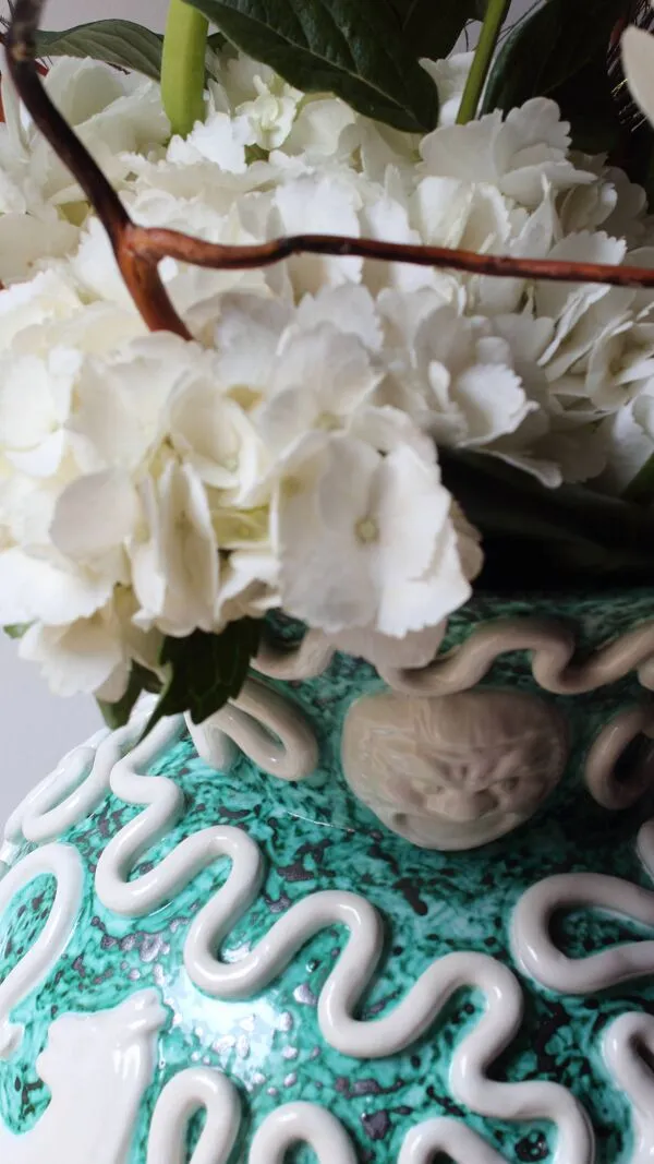 Illustration numéro 3 du produit Manufacture Sainte-Radegonde, vase pansu aux mascarons en céramique émaillée