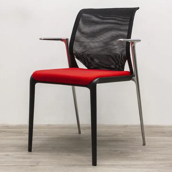 Illustration numéro 3 du produit Chaise visiteur vitra medaslim rouge et noir