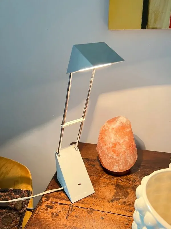 Illustration numéro 3 du produit Lampe à bras télescopique moderniste blanc - Années 80