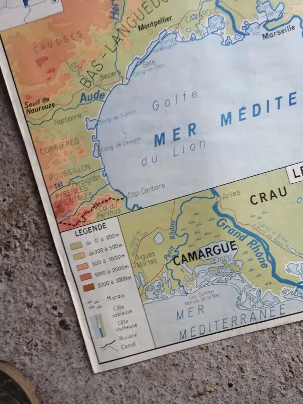 Illustration numéro 3 du produit Carte scolaire vintage mdi France Méditerranée Corse Massif Central