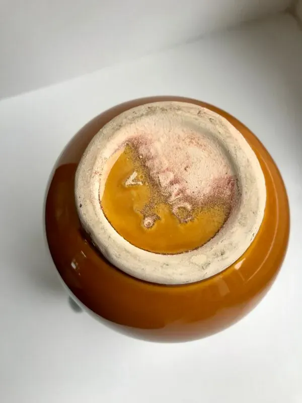 Illustration numéro 3 du produit Vase en céramique jaune vallauris made in france années 70