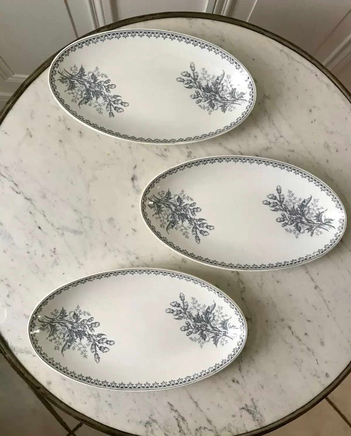 Illustration numéro 3 du produit Trio de raviers Terre de Fer Société Céramique Maestricht modèle Chardon made in Holland fin XIXème