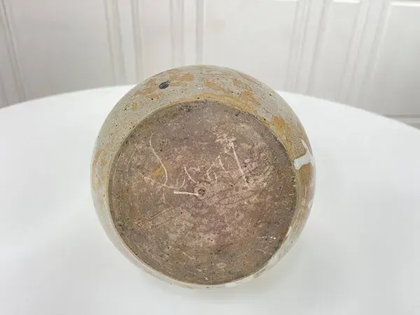 Illustration numéro 3 du produit Vase vintage Eugène Lion en grès