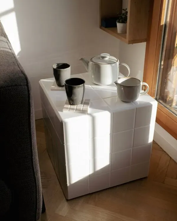 Illustration numéro 3 du produit Cube-Table d'appoint-Table de chevet-Carreaux-Céramique-Blanc-Brillant