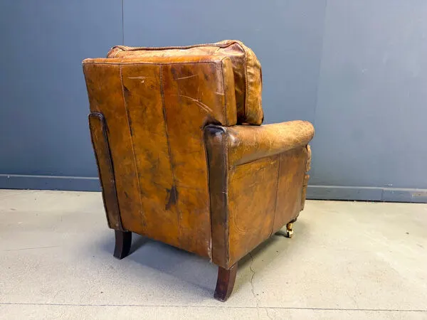 Illustration numéro 3 du produit Fauteuil club en cuir des années 1950.