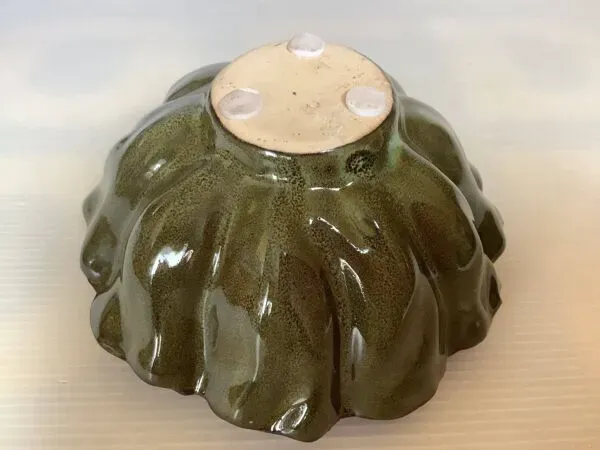 Illustration numéro 3 du produit Pique fleurs vase vert kaki